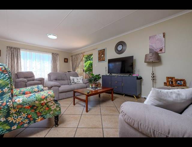 3 BEDROOM TOWNHOUSE FOR SALE IN AMOROSA